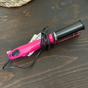 InStyler Pink Rotating 1.25” Hair Straightener Blowout Curl Hot Iron IS2.1-1001
